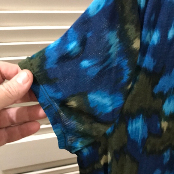 Kate Hill peacock-inspired top. 1X - Picture 6 of 6